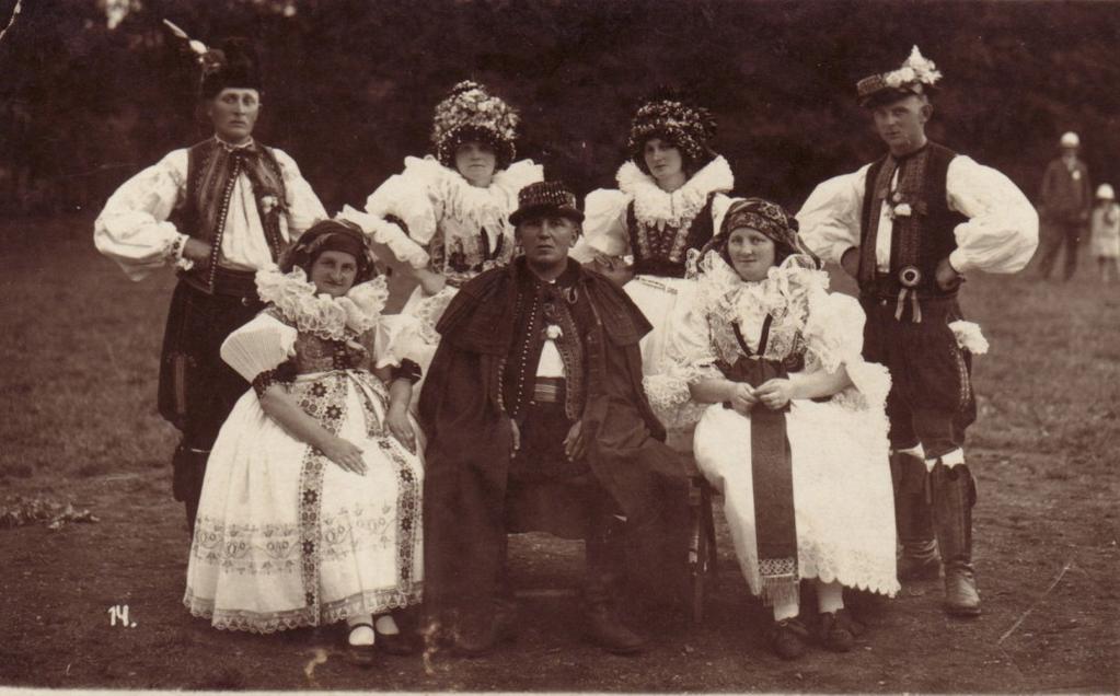 ,,Hanácká svajba v Křenovicích, řídila A. Hýţďalová 18. srpna 1929.