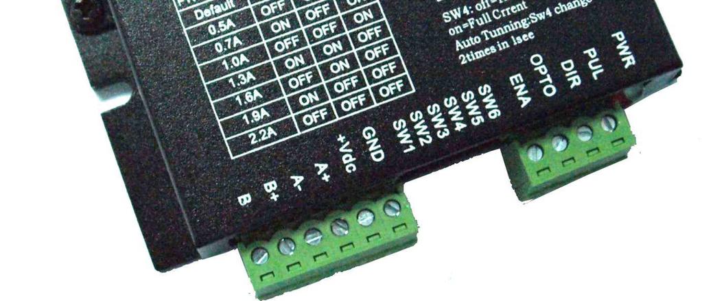- Možnost programového nastavení proudu a mikrokrokování. - Nadproudová, přepěťová a fázová ochrana. Indikace pomocí LED.
