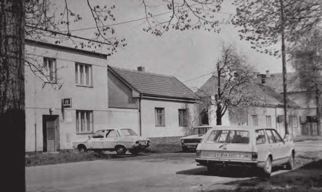 462 Soudobé dějiny XXV / 3 4 Auto zadrženého západoněmeckého občana dne 26. dubna 1983 v zakázaném prostoru před sídlem Obvodního oddělení Veřejné bezpečnosti v Milovicích (ABS) nevyvíjel.