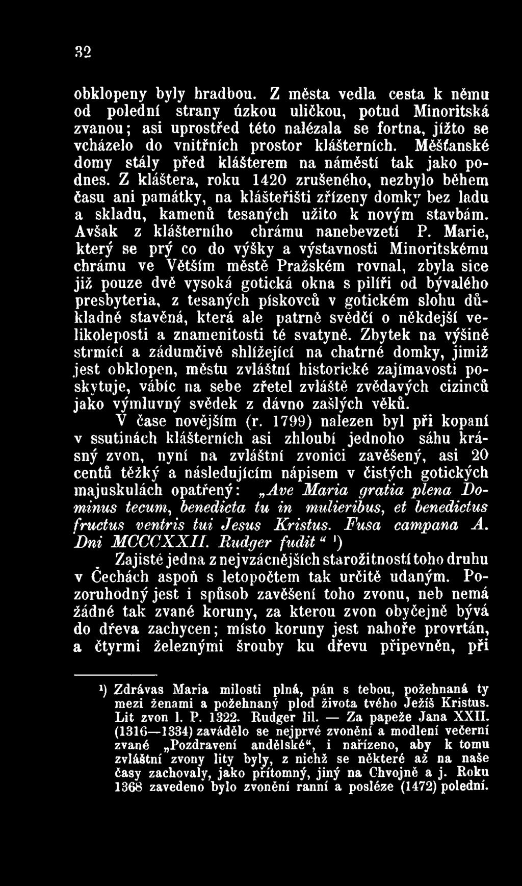 Měšťanské domy stály před klášterem na náměstí tak jako podnes.