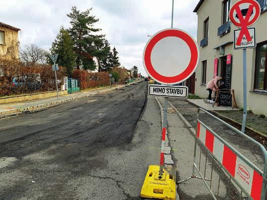 Strana 6 l výstavba Slivenecký mramor 3 l 2021 Rekonstrukce komunikace Ke Smíchovu V pondělí 12. dubna začala firma Subterra provádět rekonstrukci hlavní slivenecké komunikace Ke Smíchovu.