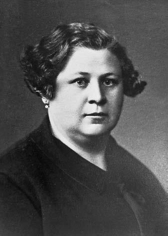 Obr. 2. Ludmila Zatloukalová-Coufalová (1886 1960), fotografie, Moravský zemský archiv v Brně, G86, karton č. 21, inv. č. 69/3, složka Ludmila Zatloukalová-Coufalová, f. 1. Foto: Hana Krutílková.