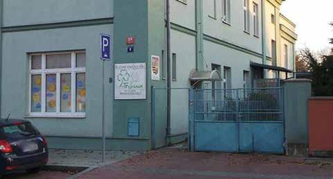 Jenže Krystálků je víc a o tom už webové stránky mnoho nepoví. Další dvě lokality spadají pod Centrum volného času dětí a mládeže, které provozuje paní J. Kosová.