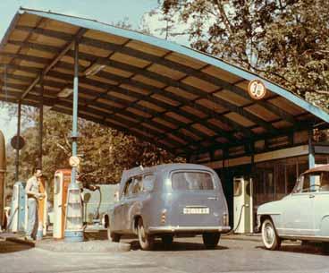 Těsně po svém vzniku nabízely čerpací stanice Benzina většinou jen 63oktanový benzin a motorovou naftu.