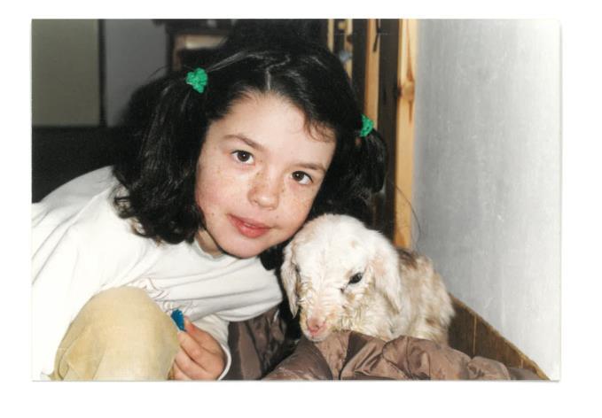 Vzpomínám si na Velikonoce roku 2002. Ulice se probouzí do chladného rána a já nakládám do auta poslední tašky.