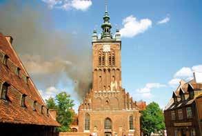 století, konkrétně pak do roku 1842, kdy město čelilo obrovskému požáru. I z tohoto kostela se však podařilo před ohněm zachránit většinu uměleckých děl.