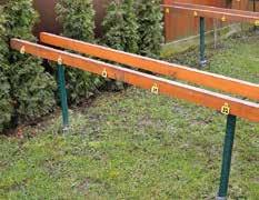lavice pro úlky (obr. 24), je dobré umístit do výše 80 100 cm. Práce je pak daleko pohodlnější.