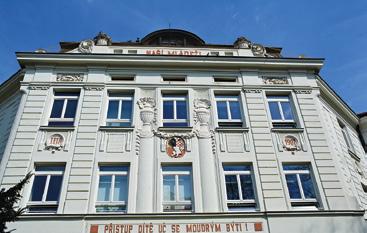 14 SLAVKOVSKÝ ZPRAVODAJ ZPRÁVY Z MĚSTSKÉHO ÚŘADU 4/2021 Ředitelé škol: metál za distanční výuku by si zasloužili především někteří rodiče Základní školy, rodiče i děti jsou v posledním roce