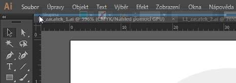 l Tip: Na výchozí pracovní ploše se dá ovládací panel přetáhnout za tmavě šedý úchyt na levém okraji do spodní části okna aplikace.