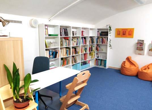 Aktuality Čtení tisíckrát jinak Centrum pro malé i velké čtenáře, které vzniklo ve spolupráci ZŠ Cimburkova s místní radnicí a neziskovou organizací DYS-centrum Praha, se už těší na návštěvníky.