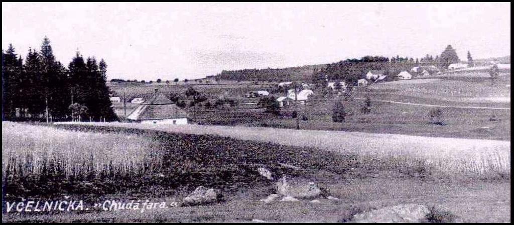 Dále když si stoupneme na hráz, čelem k rybníku tak se lesu po pravé straně říká,, Štamfel,, tak se říkalo maznicím. Dá se proto usuzovat, že se zde mohla nacházet kolomazní pec.