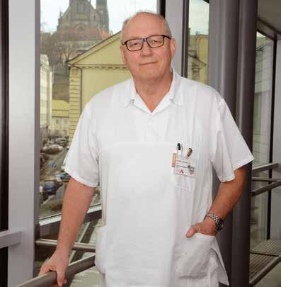 Prof. Jiří Vítovec: Nesmíme nikdy zapomenout na lidský přístup k nemocnému MEDICÍNA Prof. MUDr. Jiří Vítovec, CSc., pracuje celý svůj profesní život ve Fakultní nemocnici u sv. Anny v Brně.