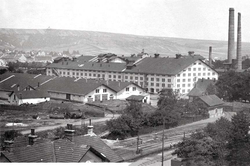 SLAVKOVSKÝ 3 / 2021 MĚSÍČNÍK MĚSTA SLAVKOV U BRNA ROČNÍK XXIII ZDARMA Areál bývalého cukrovaru ožil Cukrovar v roce 1927 Foto: archiv B.