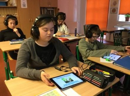 2.6 Dlouhodobé projekty Při speciální škole pracuje již sedmnáctým rokem Občanské sdružení Přístav, s.z.. OS pomáhá škole zlepšovat život žáků s handicapem, pomáhá i rodinám našich žáků.