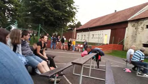 Smutné zrezivělé korpusy původních obrázků vyzývaly k zamyšlení: Hej, poutníku, víš, jak dlouho tu jsme? Kdo nás sem dal a proč? Budeš jen přihlížet, jak nás zdolává zub času a nic s tím neuděláš?