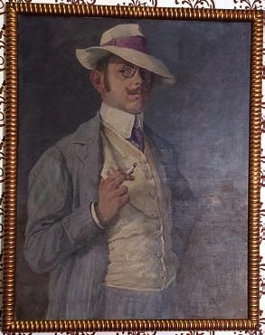 MUZEJNÍ ŠKATULATA, ANEB MUZEUM UPRAVUJE EXPOZICE Když muzejník řekne přesuneme jen jeden exponát nevěřte mu, je to past!