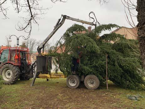 Od pěti hodin pak začal slavnostní program k rozsvícení vánočního stromu krátkým projevem starostky obce, Jany Polákové.