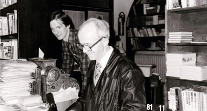 Za jedenadvacet let tohoto období bylo vydáno téměř dvě stě titulů. 1990 1993 Knihkupec Vojtěch Zikmund a brigádník Jan Mazel.