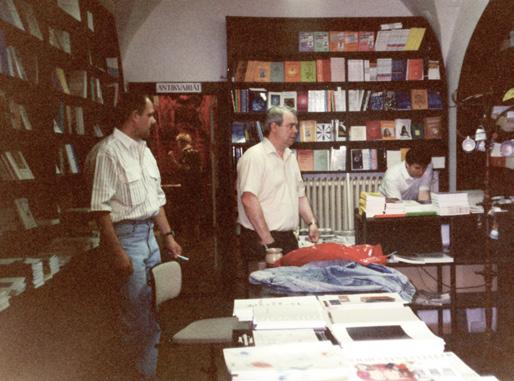 ci. Nakladatelství bylo koncipováno jako velkopodnik na výrobu náboženské literatury a strukturováno do řady útvarů, včetně tzv.