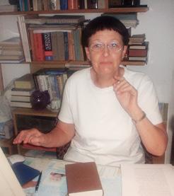 Emou Suchou zastávala až do roku 2001 funkci jednatelky. Svou důslednou prací výrazným způsobem ovlivnila nejen chod účtárny, ale i skladu a knihkupectví.