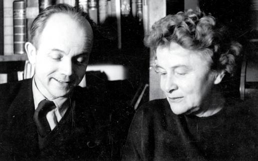 Dlouholetí spolupracovníci vedoucí knihkupectví Jan Mazel a pokladní i prodavačka Anna Kafková. Českobratrskou církev evangelickou (1918).