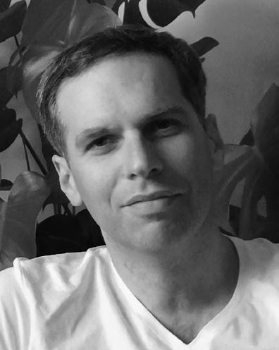 Před překladatelem stojí úkol převést originální znění co nejvýstižněji do cílového jazyka, překlopit narážky i reálie tak, aby byly přístupné a jasné.