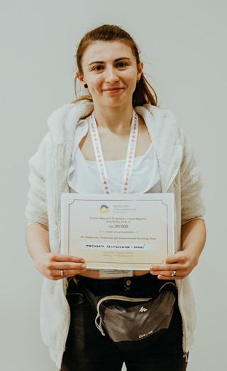 NADAČNÍ PŘÍSPĚVKY 11 Nadační příspěvky v roce 2019 obdrželi: Małgorzata Szostakowska-Rodzoś, polská vědkyně zabývající se výzkumem na téma: Identification of