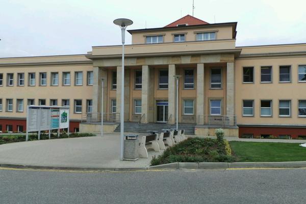 technických listů různých výrobců. Na základě toho byly vybrány následující technologie. 3.2 Technologický předpis 3.2.1 Základní údaje stavby Obr.23 Nemocnice Hořovice., zdroj: internet.