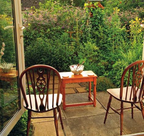 ESTHWAITE GARDENS Lokalita: Lancaster, SZ Anglie Umístění: Městská zahrada Velikost: 10 10 m Zeměpisná ší