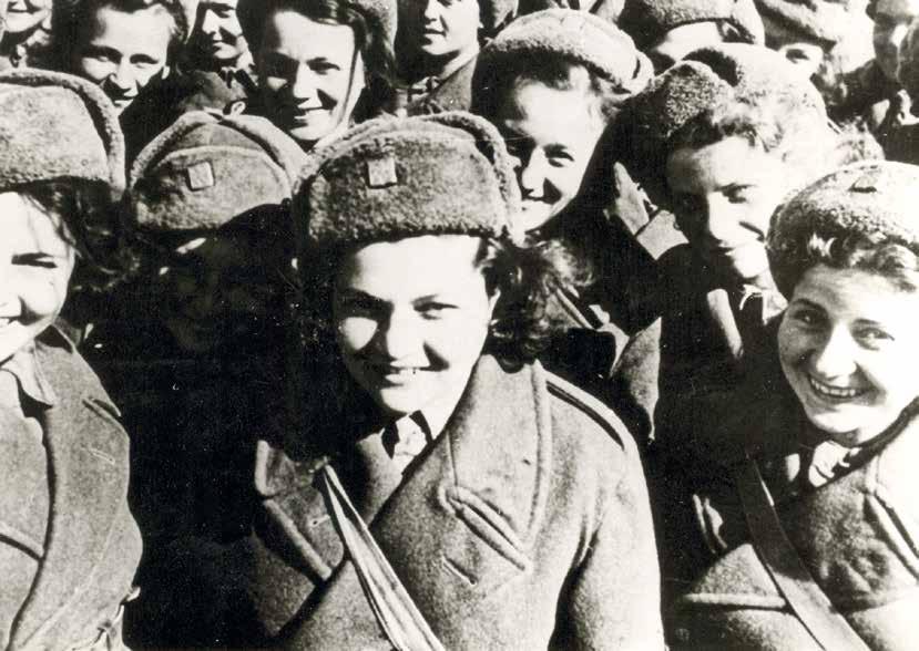 Ženy a dokonce i děti byly z pochopitelných důvodů součástí kontingentu československých legií v Rusku. Nic jiného jim ostatně daleko na Sibiři, pokud se chtěly vrátit do vlasti, ani nezbývalo.