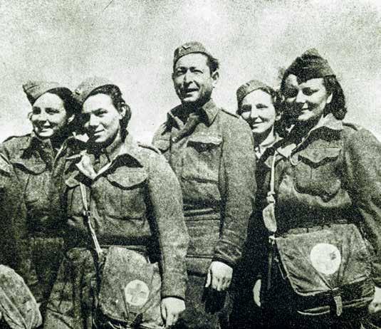 HISTORIE Československý vojenský lékař František Engel a jeho zdravotnice Koltubanky, vzdálené jen asi dvacet pět kilometrů od Buzuluku.