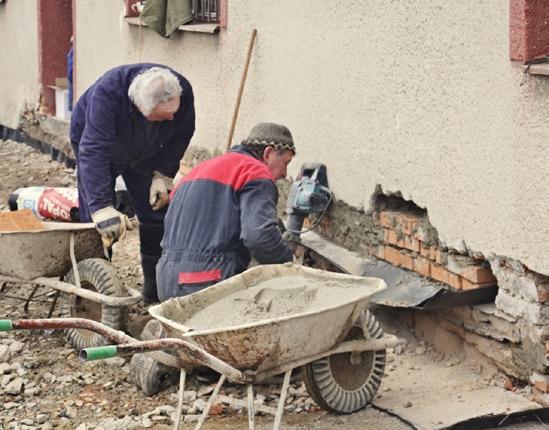 2013 a zahrnuje zateplení s výměnou oken, rekonstrukci vytápění a přestavbu hlavního vstupu do sálu. Ve druhé etapě proběhne rekonstrukce sklepů pod pódiem.
