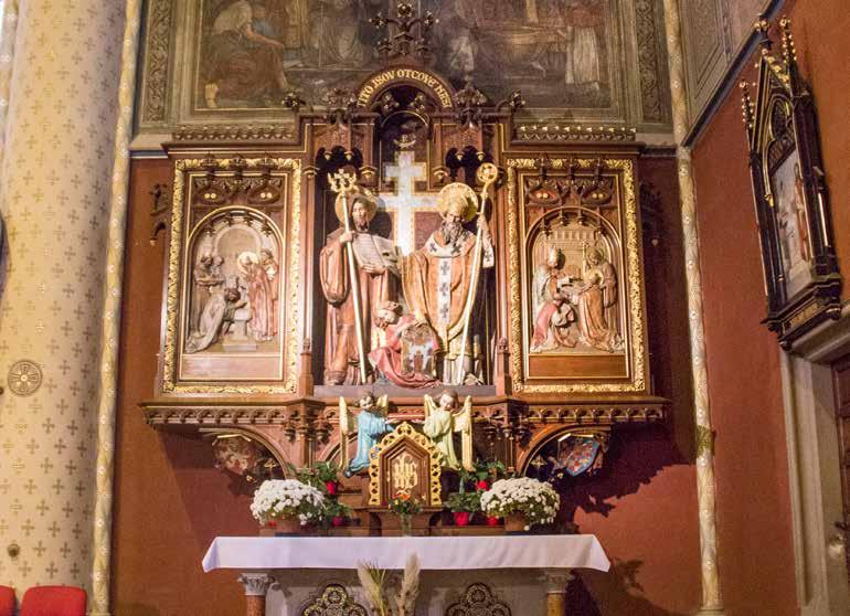 Reliéf křtu knížete Bořivoje a sv. Ludmily na oltáři sv. Cyrila a Metoděje V závěru jižní boční lodi stojí oltář sv. Cyrila a Metoděje. Sochařskou výzdobu vytvořil Štěpán Zálešák roku 1927.