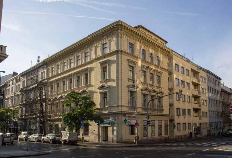 Lékárna U sv. Ludmily Jednou z blízkých institucí, kterým dal kostel sv. Ludmily jméno, je také blízká lékárna. Najdeme ji na nároží, kde do náměstí Míru ústí ulice Belgická a Rumunská. Dům čp.
