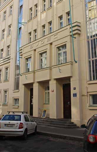 Kolej a menza Budeč Na jihozápadním okraji Vinohrad nad zářezem Bělehradské ulice vyniká výrazná budova studentské koleje, nazvané podle hradiště Budeč u Zákolan.