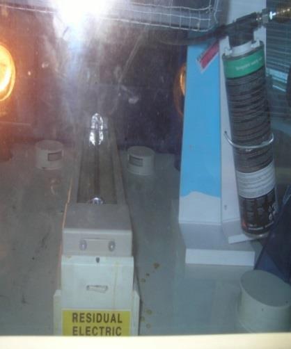 3 Umístění fixírky Zařízení je ukončeno rozptylovací tryskou, které bylo nutné při testu omezit rozptyl s ohledem na vyrobená vlákna, která jsou působením vysokého tlaku trhána od podkladové textilie.