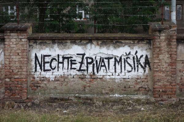 PŘÍLOHA II FOTOGRAFIE V době zákazu https://www.hithit.