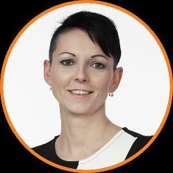 Renata Skácelová Ředitelka fundraisingu a rozvoj vztahů s dárci (od 09/17) RNDr.