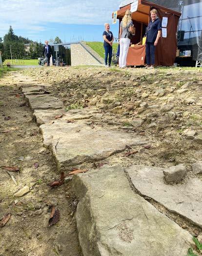 SMOLO TŘINEC 26 Uvnitř čeká na návštěvníky interaktivní expozice, která netradiční a zábavnou formou seznamuje s historií a fungováním tohoto opevnění.