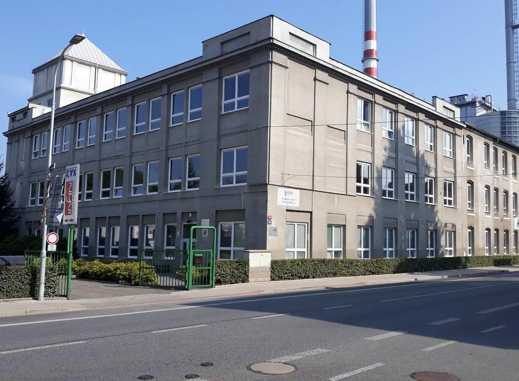 cz Bankovní spojení: ČSOB Liberec 214161221/0300, IČ: 25025970, DIČ: CZ 25025970 V Ý R O Č N Í Z P R Á V A O STŘEDNÍ ŠKOLE PRÁVNÍ - PRÁVNÍ