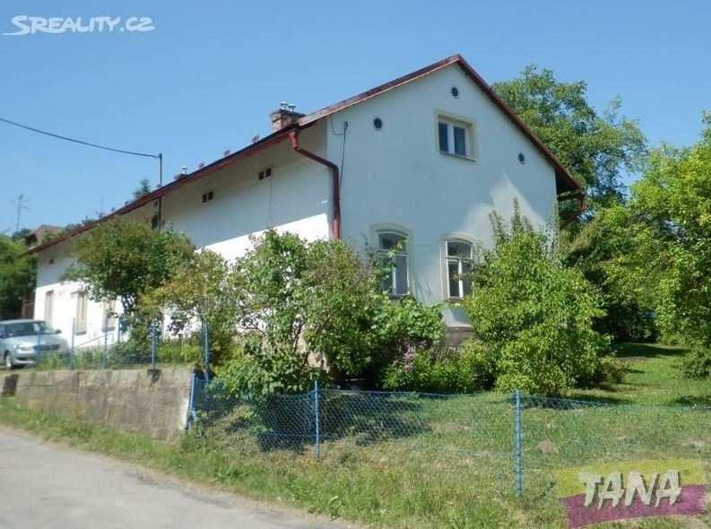 7) Rodinný dům Nabídková cena: 1 380 000 Kč Lokalita: Bílá Třemešná, okres Trutnov Stavba: Cihlová Poloha domu: Samostatný Podlaží: 1 Plocha zastavěná: 180 m2 Plocha pozemku: 966 m2 Sklep: Ano Voda: