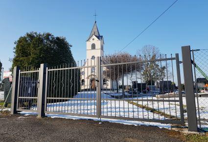 Samolepkou nebo magnetkou označit dveře lednice, nebo dveře z vnitřní strany bytu, a tím způsobem budou informovány zasahující záchranné složky.