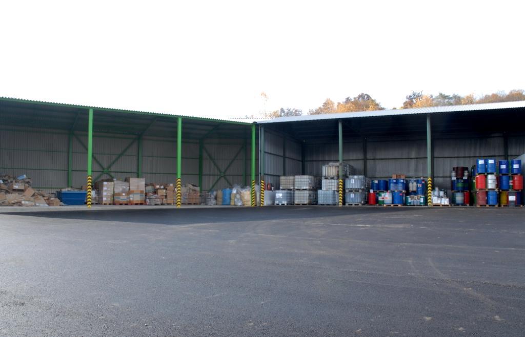 4. Předběžná úprava 4.6 Platforma pro předběžné zpracování Místo pro meziskladování a kompletaci před dopravou ke konečnému zneškodnění nebo úpravě odpadů.