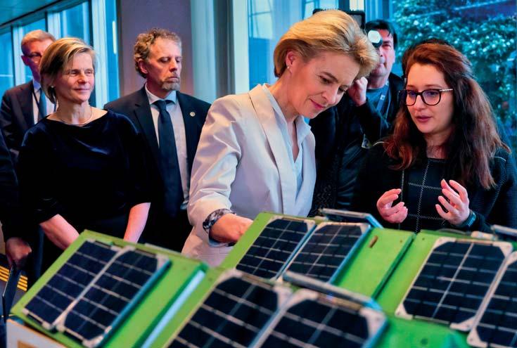 zelené & čisté Green Deal počítá při snižování energetické náročnosti i s využitím umělé inteligence proto předsedkyně Evropské komise Ursula von der Leyen s delegací navštívila v loňském roce AI