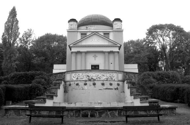V žáru lásky se život započal... 579 (Staré) krematorium v Mostě chrám pokroku z roku 1924 (architekt August Kirstein).