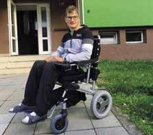 NADACE AGEL přispěla na invalidní vozík 24letému Honzovi VOZÍK POMÁHÁ MLADÉMU MUŽI, ABY I NADÁLE ZŮSTAL AKTIVNÍ. Text: Mgr.