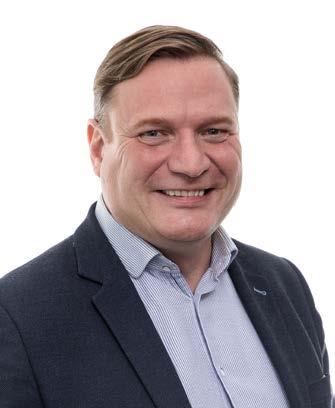 15 Život není jen o práci, čemu, případně komu se tedy věnujete ve svém volném čase? Mám ráda výlety do přírody, pobyt u moře, sluníčko a odpočinek.