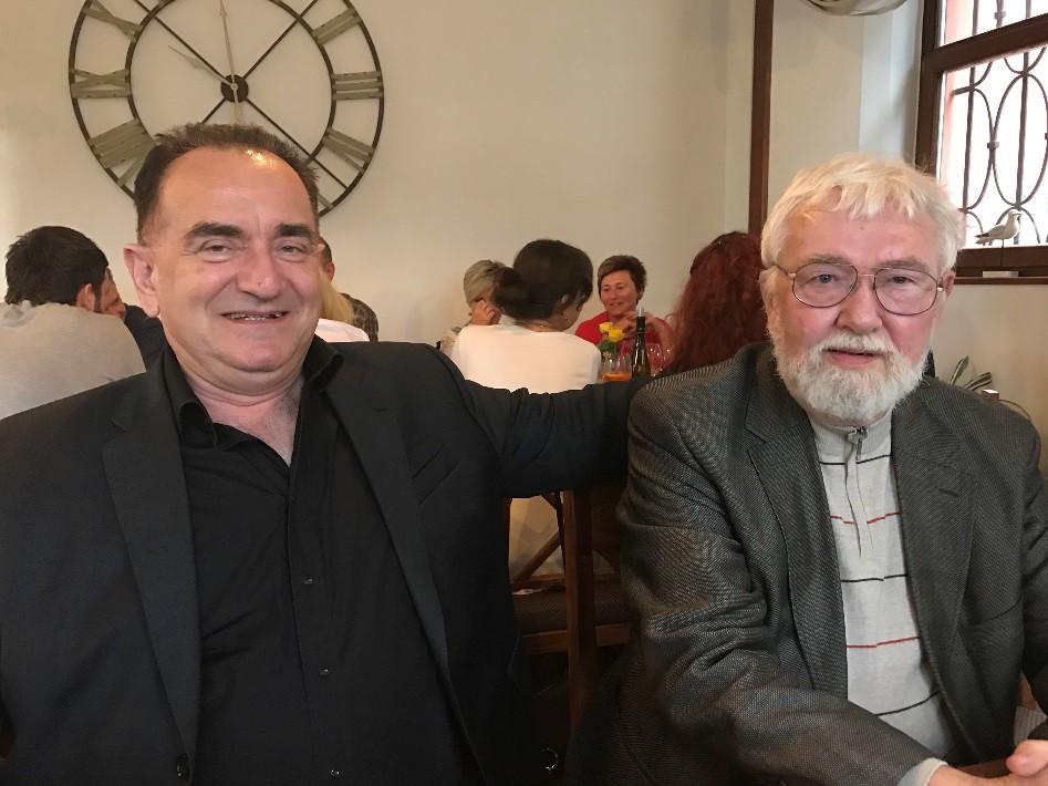 Obr. 2 Zakladatelé HACZ Dr.Ing. Stefan Ivanov a Ing. Jiří Křístek, CSc. Původně měla společnost sídlo v Brně, 15.3.2004 jsme přestěhovali nejprve sklad a 22.3.2005 i sídlo firmy do Děčína.