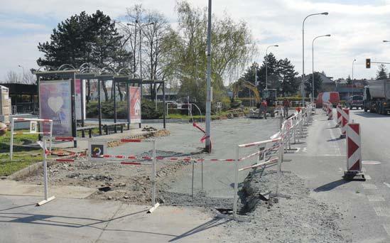 Pokračují velké dopravní stavby Rekonstrukce tramvajové trati Lesnická V Brně v současné době pokračují kromě strategických staveb,