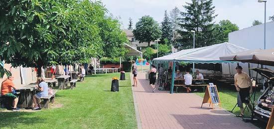 parku v doprovodu rodičů n Restaurace letní cyklozahrádka n penzion n venkovní bazén n vinotéka n prodej domácích paštik, cibulád, klobásů n parkování s karavany Lednice, ul. 21.